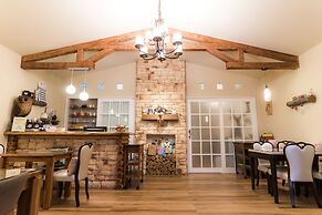Books & Woods B&B