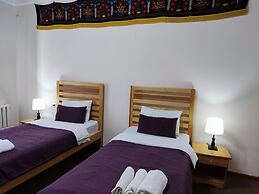 Ziyobaxsh Hotel