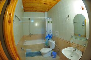 Ziyobaxsh Hotel