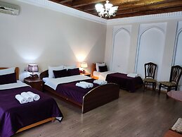 Ziyobaxsh Hotel