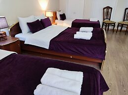 Ziyobaxsh Hotel