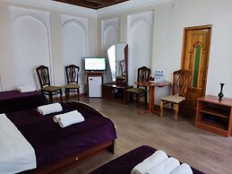 Ziyobaxsh Hotel