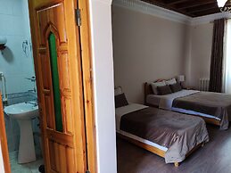 Ziyobaxsh Hotel