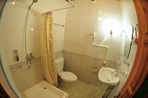 Ziyobaxsh Hotel
