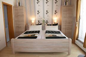 Ferienwohnungen & Gästezimmer Kachel