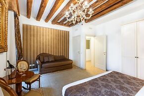 San Teodoro Palace Luxury Apartments