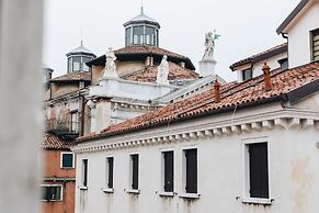 San Teodoro Palace Luxury Apartments