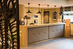 Brit Hotel Le Lodge