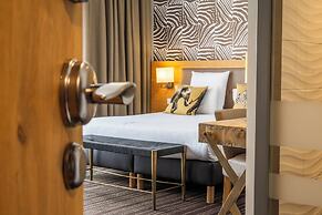 Brit Hotel Le Lodge