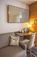 Brit Hotel Le Lodge