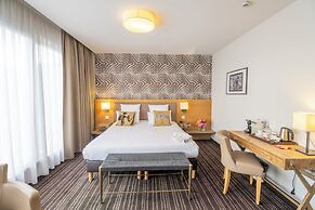 Brit Hotel Le Lodge