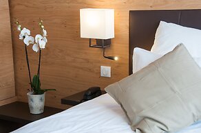 Brit Hotel Le Lodge