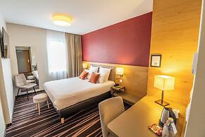 Brit Hotel Le Lodge