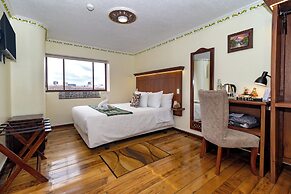 Friends Hotel & Rooftop - Historic Center & Museums