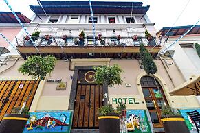Friends Hotel & Rooftop - Historic Center & Museums