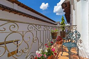 Friends Hotel & Rooftop - Historic Center & Museums