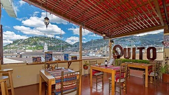 Friends Hotel & Rooftop - Historic Center & Museums