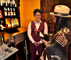 Friends Hotel & Rooftop - Historic Center & Museums