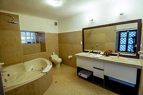 Yabar Hotel Plaza