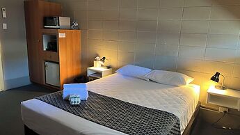 Tandara Hotel Motel