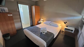 Tandara Hotel Motel