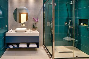 Aura Suites