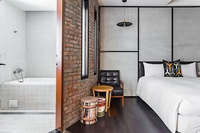 Warehouse Inn