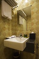 Holly Hotel Myanmar