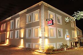 Apple Tree Hotel