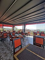Apple Tree Hotel