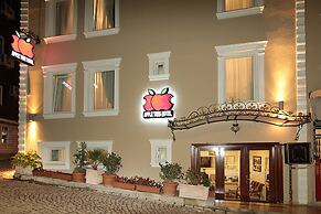 Apple Tree Hotel