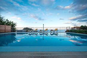 Danae's Luxury Villas