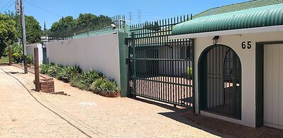 Agterplaas Guesthouse B&B