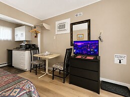 Overlander Motel