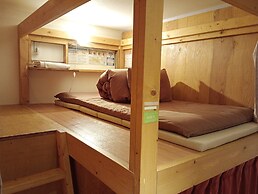 J-Hoppers Osaka Universal - Hostel