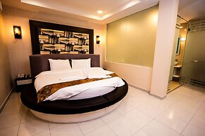 Louis Hotel