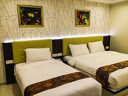 Louis Hotel