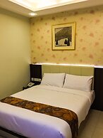 Louis Hotel