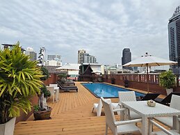 True Siam Rangnam Hotel