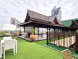True Siam Rangnam Hotel