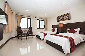 True Siam Rangnam Hotel