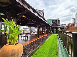 True Siam Rangnam Hotel