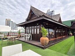 True Siam Rangnam Hotel