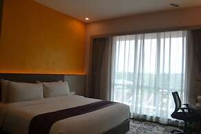V8 Hotel