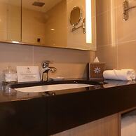 V8 Hotel