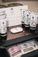 V8 Hotel