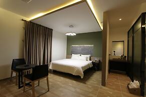 The Zenith Hotel