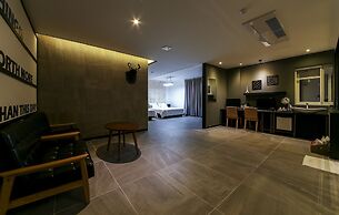 The Zenith Hotel