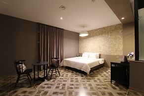 The Zenith Hotel