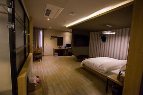 The Zenith Hotel